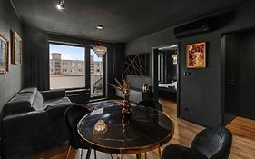 Lam Black - Ac - Balcony